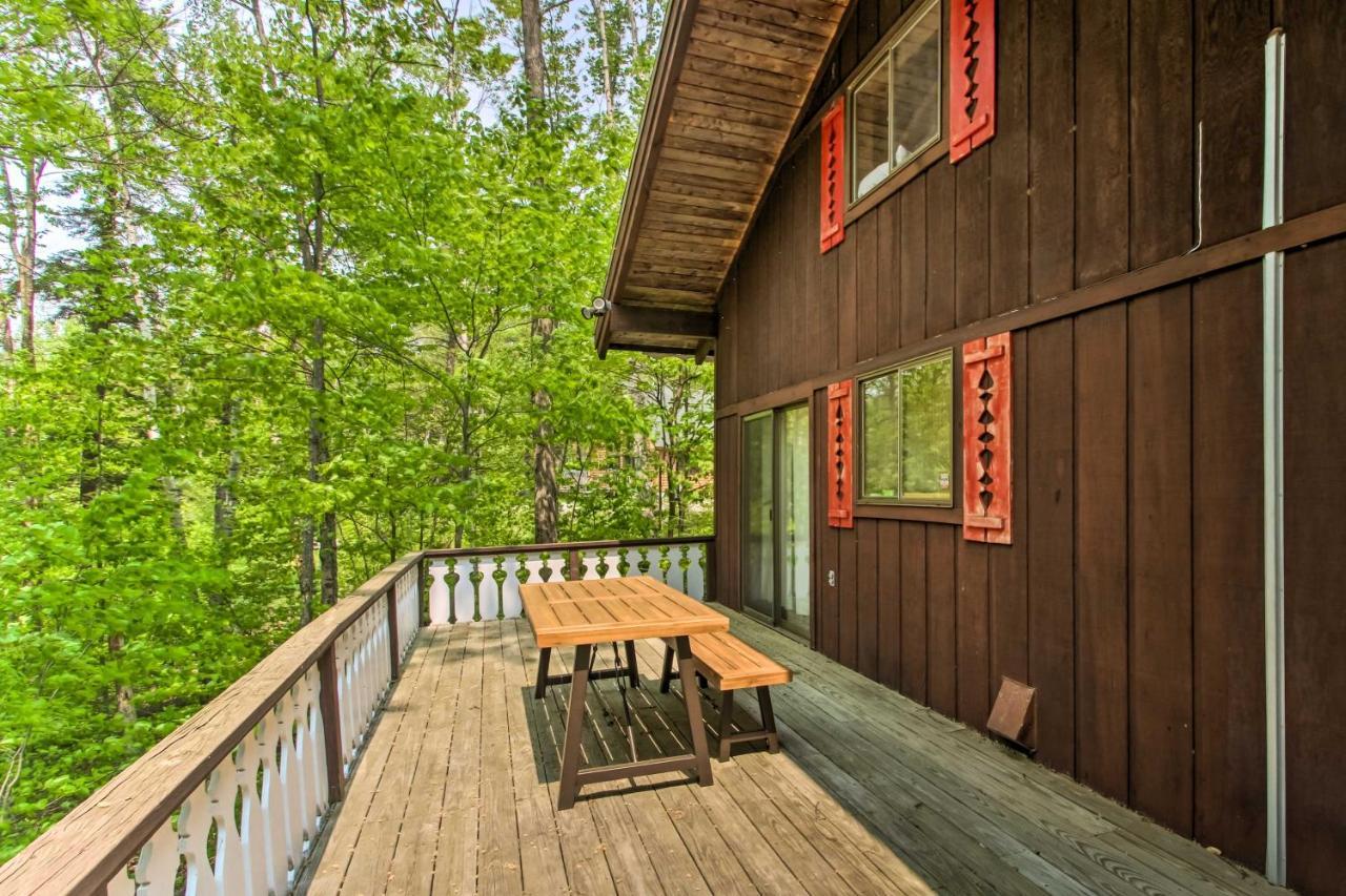 Swiss-Style Chalet With Fireplace - Near Story Land! 바틀릿 외부 사진