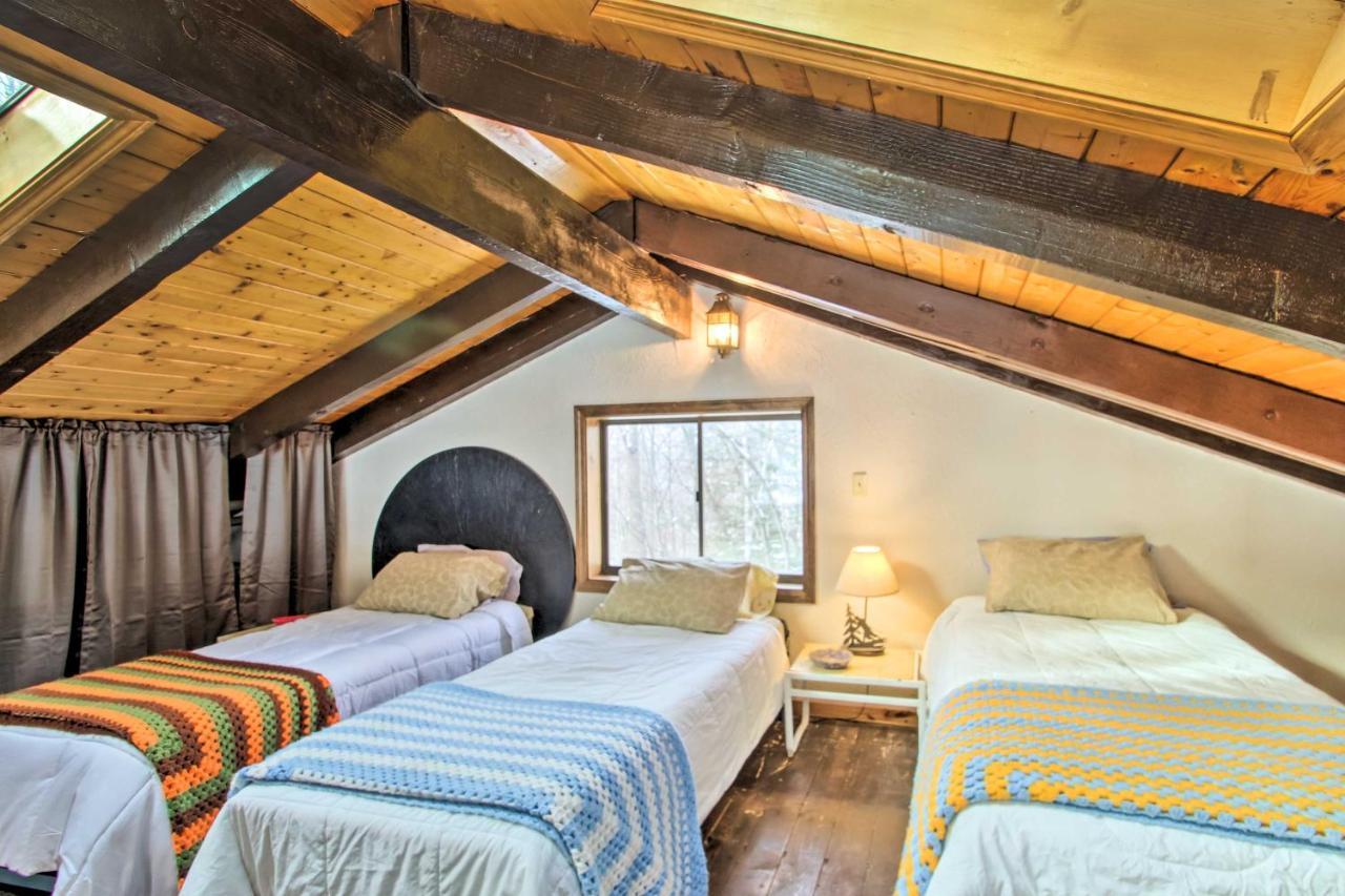 Swiss-Style Chalet With Fireplace - Near Story Land! 바틀릿 외부 사진