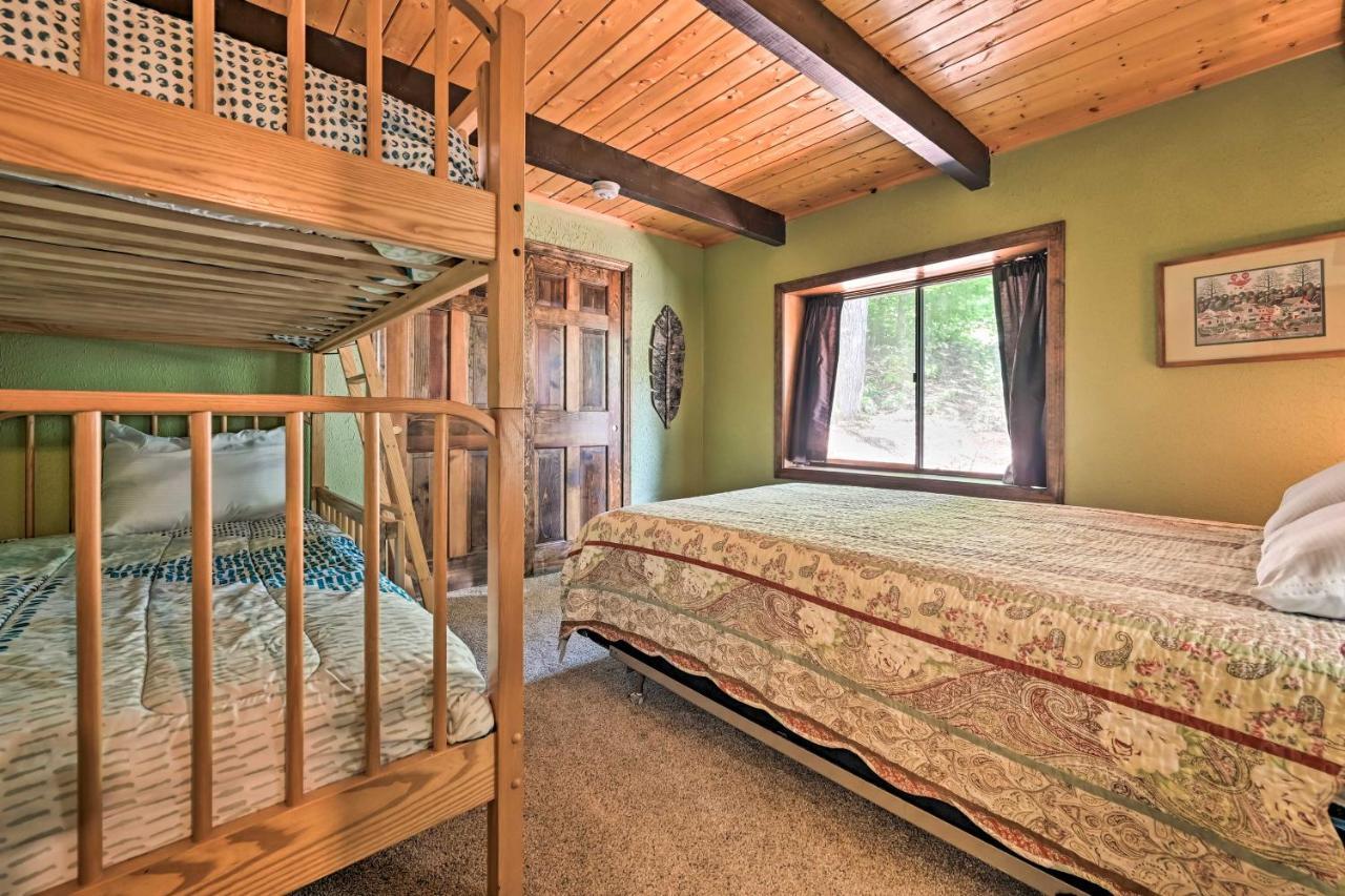 Swiss-Style Chalet With Fireplace - Near Story Land! 바틀릿 외부 사진