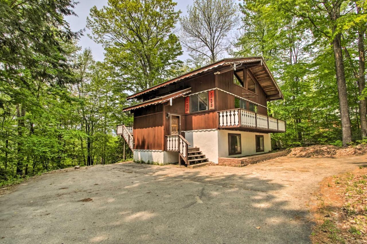 Swiss-Style Chalet With Fireplace - Near Story Land! 바틀릿 외부 사진