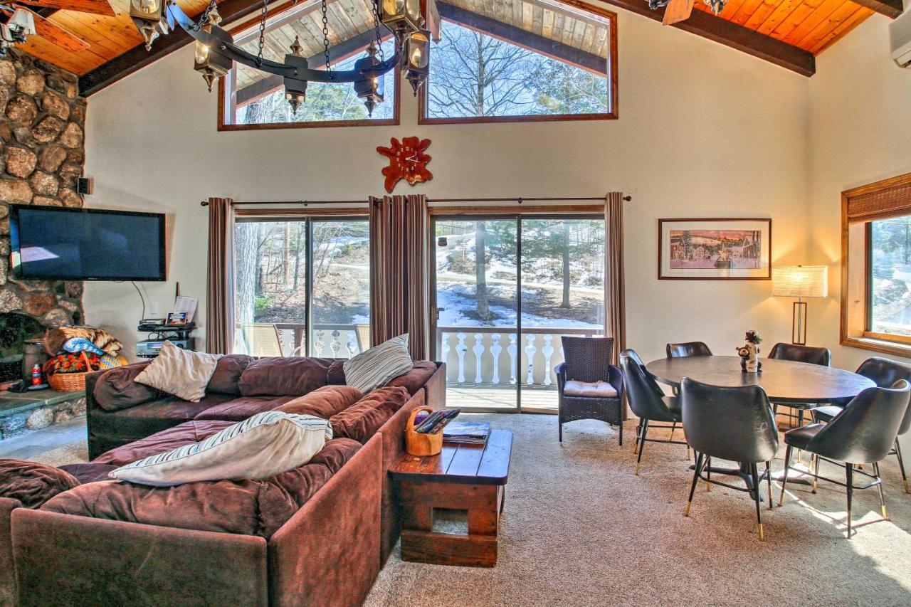 Swiss-Style Chalet With Fireplace - Near Story Land! 바틀릿 외부 사진