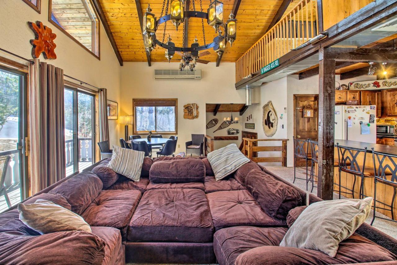 Swiss-Style Chalet With Fireplace - Near Story Land! 바틀릿 외부 사진